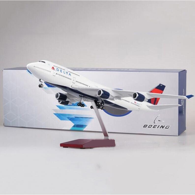デルタ航空B747 航空機模型 模型 飛行機 アメリカ LED点灯 USB充電 スタンド付 旅行 エアライン 旅客機 旅 おもちゃ コレクション