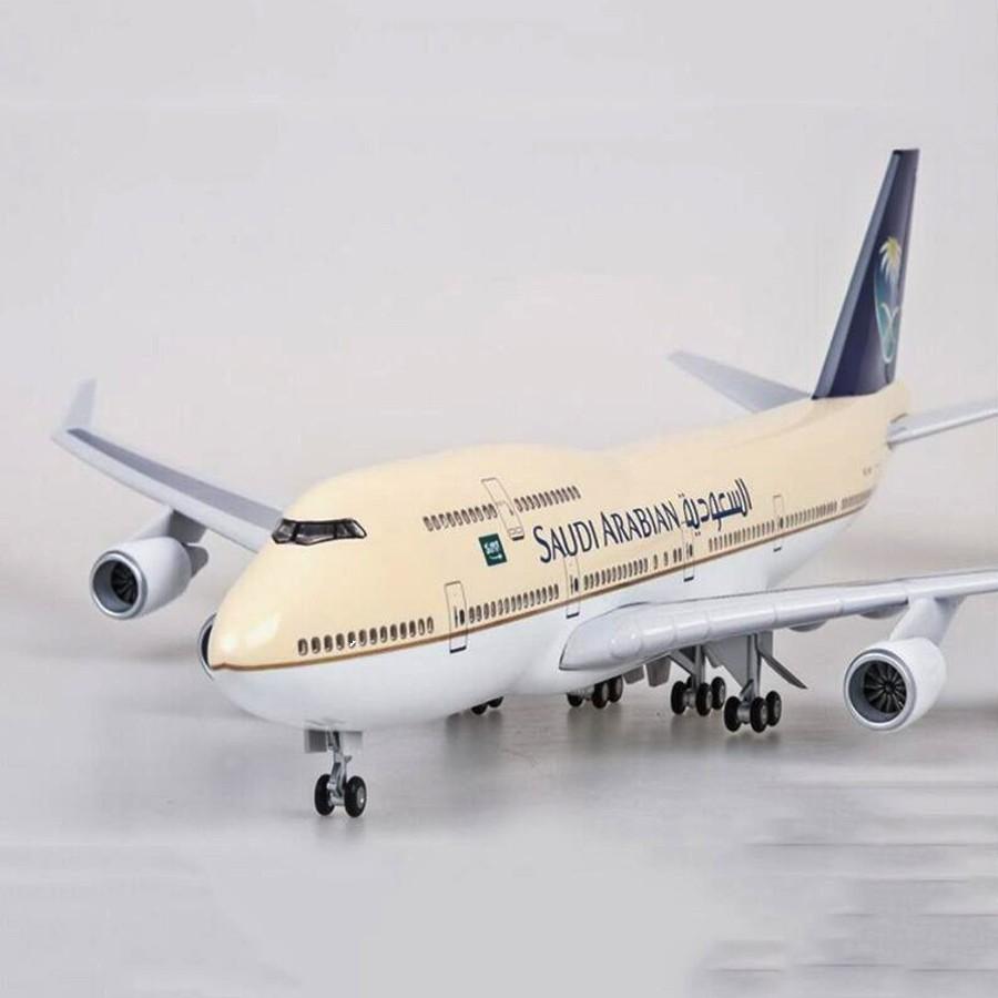 サウジアラビア 模型飛行機 LEDライト ギア付 飾り 置物 旅行 サウジアラビア 模型飛行機 LEDライト ギア付 飾り 置物 旅行