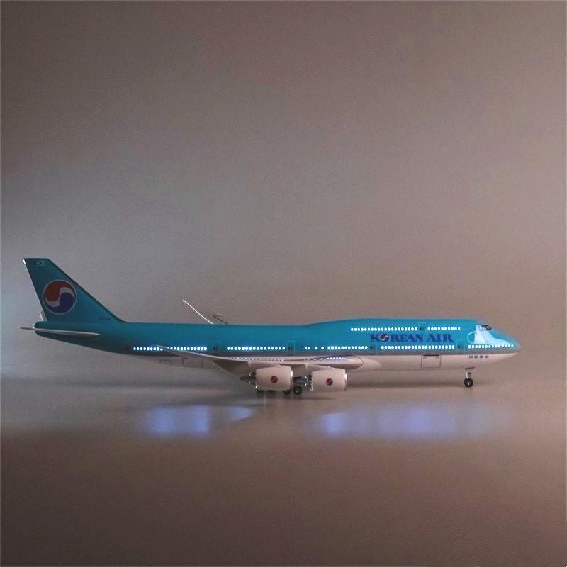 航空機模型 飛行機 大韓航空 コリアンエアー B747 LED点灯 スタンド付き 1/150 韓国 飛行機模型 航空機 コレクション おもちゃ｜universal-cl-store｜02