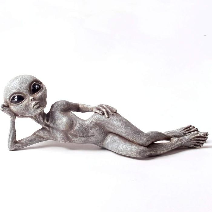 Ufo 宇宙人 樹脂 彫像 宇宙人 花園の置物 エイリアン 女性 １体 かわいい 雑貨 2110 032 Universal Shop 通販 Yahoo ショッピング