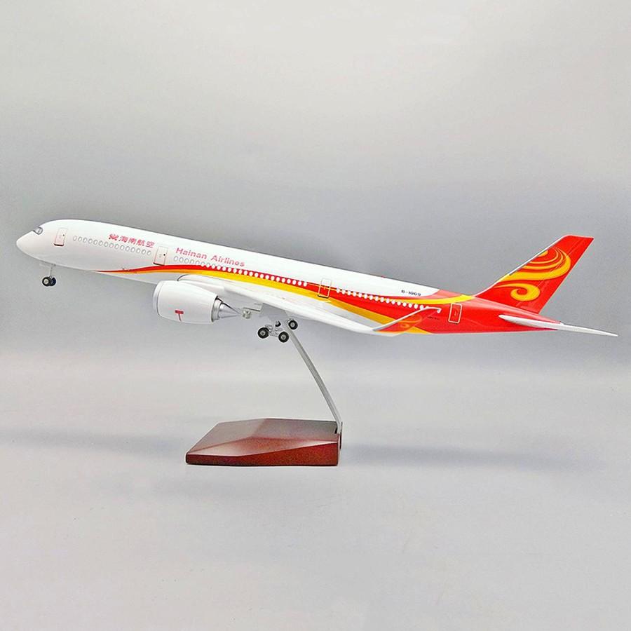 値下げ 模型飛行機 中国海南 航空 B787 LED点灯 1/130 スタンド付