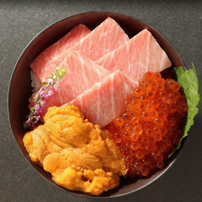 三色海鮮丼 送料無料 本まぐろ大トロ 生うに いくら 4 5人前 最高級 刺身 在宅 母の日 父の日 敬老 在宅応援 中元 お歳暮 ギフト おさかな問屋 魚奏 通販 Yahoo ショッピング