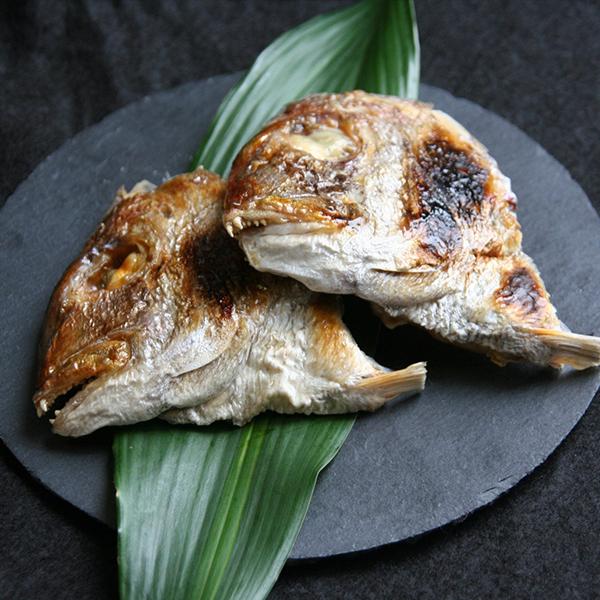 真鯛 お頭 ハーフカット 特大 2個 （2パック）鯛かぶと 鯛あら 鯛めし たい タイ タイ 鯛 愛媛産 冷凍 歳末 お歳暮 年末グルメ 贈答 迎春 | おさかな問屋 魚奏 | 08