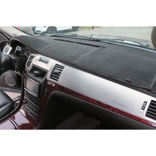 エスカレード　07〜 ダッシュマット　黒　スエード×赤ステッチ 07-14y ダッシュマット / ダッシュボード カバー BLACK ブラック 黒