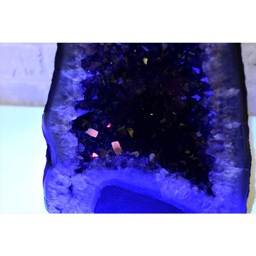 アメジストドーム 蛍光カルサイト共生 カペーラ ジオード (約7.98kg