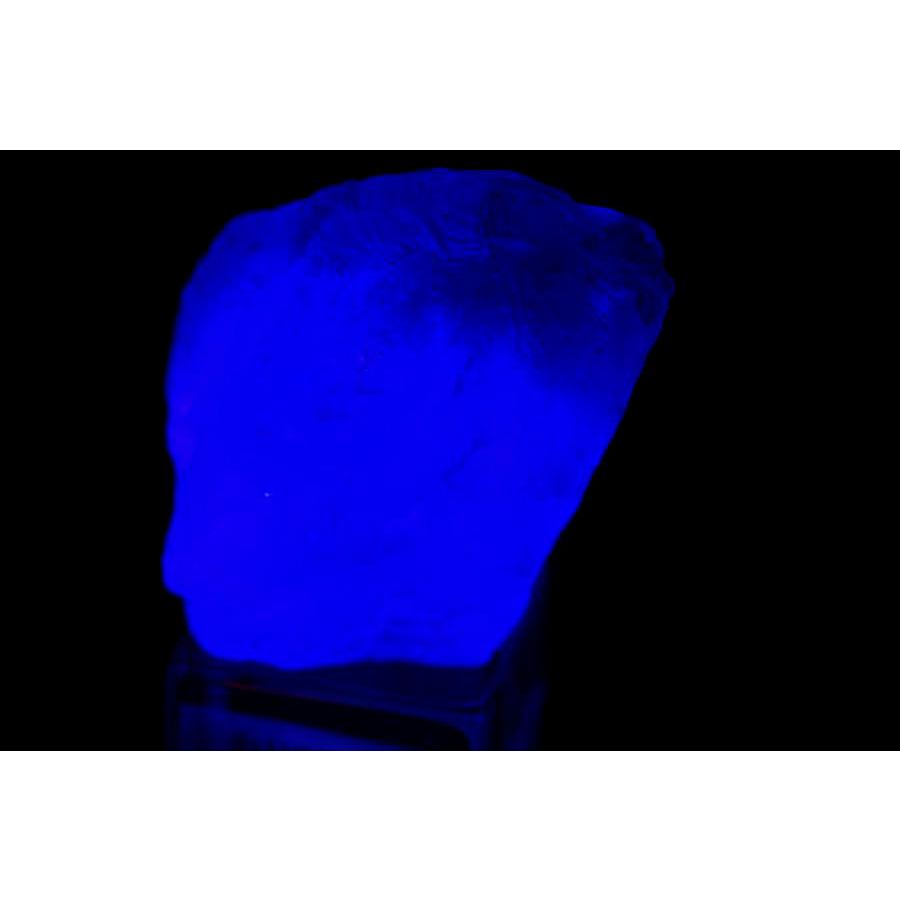 ブランド登録なし - 螢光流れともし火 約47.5g 原石 試験片 ペルー共和国 粉砕機ポ砿山産 蛍石 天然石 力強さ石ころ クラはやりっ子 砿物試験片