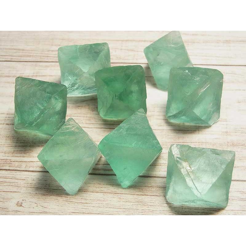 フローライト 八面体 まとめ売り フローライト 蛍光フローライト (Mサイズ) 八面体 (種類お任せ