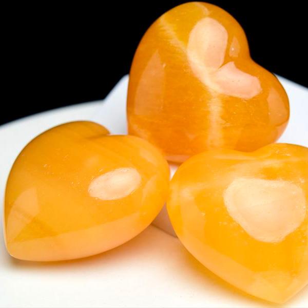 かわいい！ハート型シトリンクラスター　原石　フラワー付き Amazon.co.jp: ハート型シトリンクラスター 原石 フラワー付き V