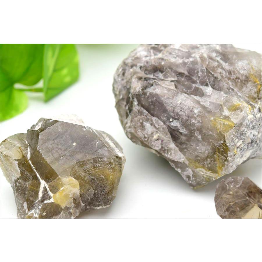 ブラジル産❣️天然石 タイチンルチルクォーツの原石 置物 鉱物G.110