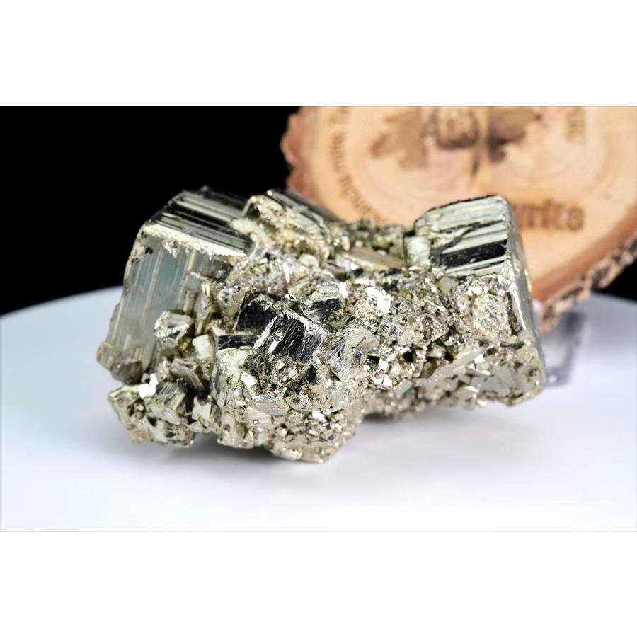 パイライト 黄鉄鉱 クラスター (約496g) 原石 ギラギラ結晶 CUBO