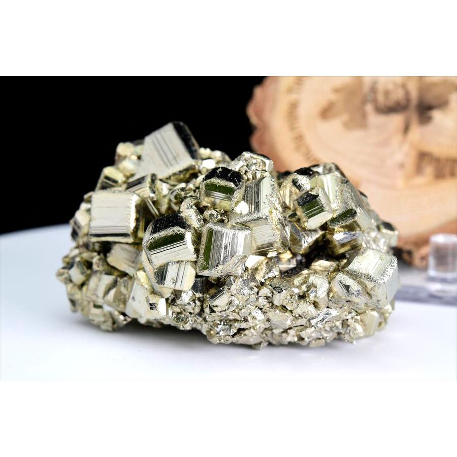 パイライト 黄鉄鉱 クラスター (約371g) 原石 ギラギラ結晶 CUBO