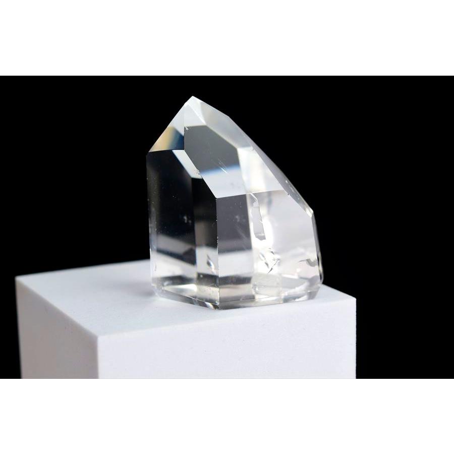 スーパーEXグレード 天然 水晶 ポイント 約175.9g ブラジル ミナスジェライス州ポンペウ産 ポリッシュ 置物 天然石 パワーストーン 六角柱 |  | 01