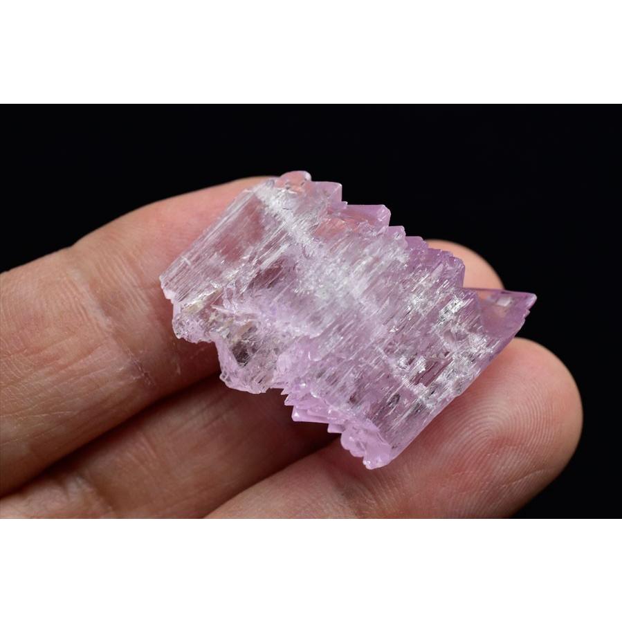 ヒデナイト宝石質鉱物標本