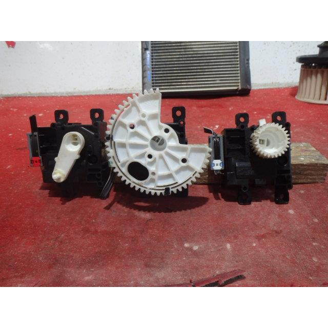 アクア DAA-NHP10 その他 A/Cヒーター系 G 1NZ-FXE 082 063800-2031