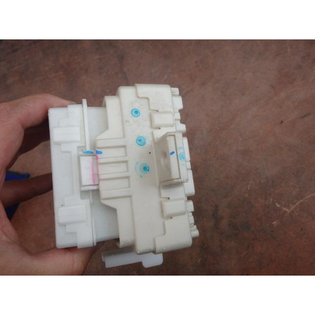 eKワゴン DBA-B11W ヒューズボックス E 3B20 P26 8637B3 室内 212227