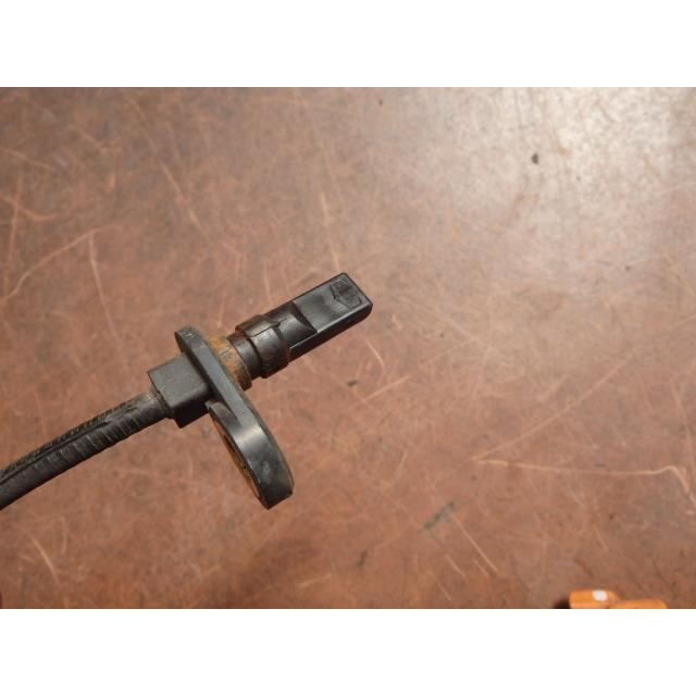 ホンダGD1 L15A センター、フロント2センサータイプ フィット LA-GD1 ABSセンサー A L13A B92P フロント右/2WD用 212399
