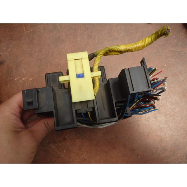 ビッグホーン(イスズ) KH-UBS73GW ヒューズボックス LS 5人 4JX1-TC