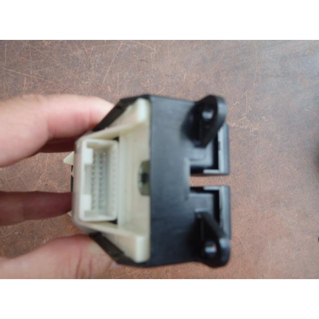 プリウス DAA-ZVW30 パワーウインドウスイッチ L 2ZR-FXE 8V0 515220
