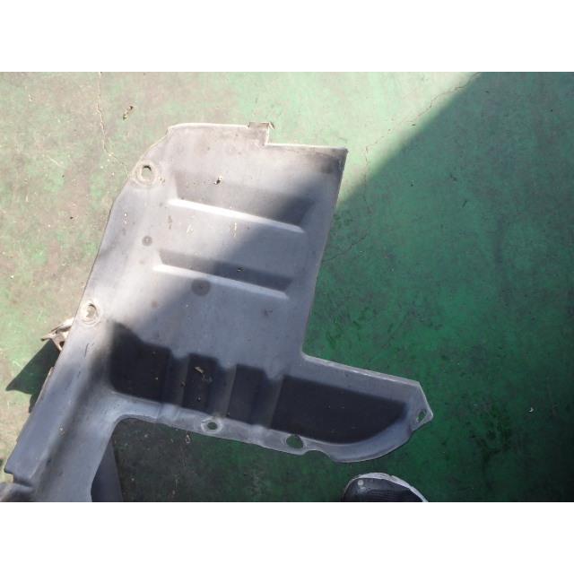 ジムニー GF-JB23W 右Fインナーフェンダー XC 4WD K6AT 26U 72481