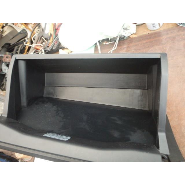 プリウス DAA-ZVW30 グローブBOX L 2ZR-FXE 55551-47071 216950 : used