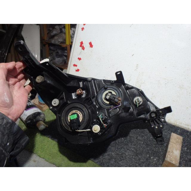 SPADE スペイド DBA-NSP140 ヘッドライト左 LH X 1NR-FE コイト 52-260  