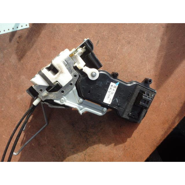 デミオ DBA-DY3W 右Fドアロックソレノイド ZJ-VE 27B D351 219512 