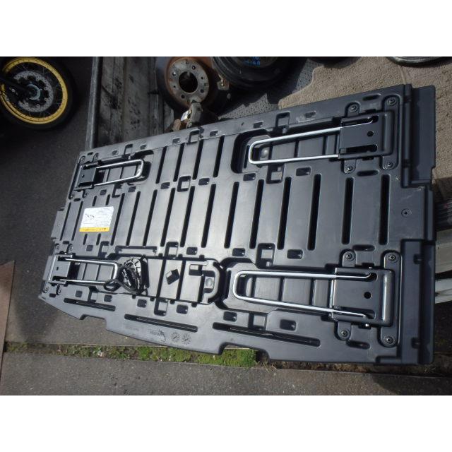 ウェイク DBA-LA700S Rボード・トノカバー L SA2 KF-VE 58411-B2030