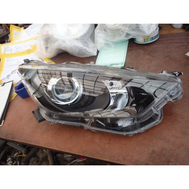 ヤリス 5BA-KSP210 ヘッドライト右 RH G 1KR-FE K0-1 81130-K0010 