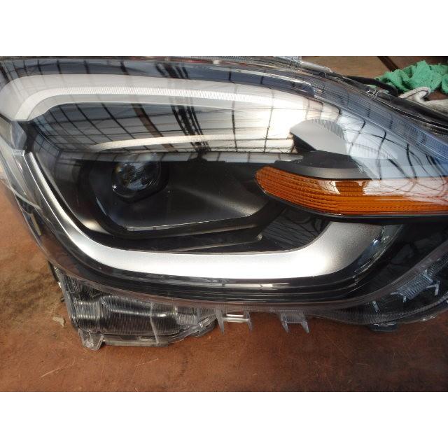 シエンタ(車) シエンタ 5BA-MXPC10G ヘッドライト右 RH Z 5人 M15A-FKS