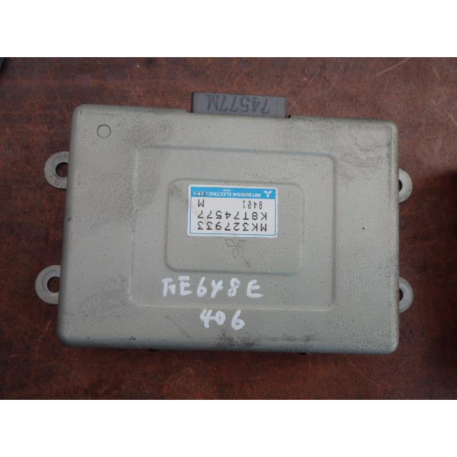 キャンター4M系のエンジンコンピューターME195204です キャンター4M系のエンジンコンピューターME195204です 三菱