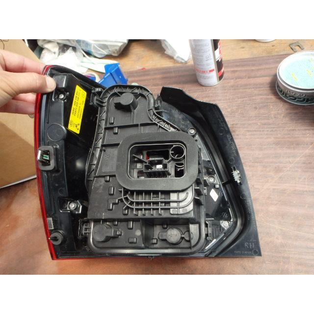 VW ポロ DBA-6RCJZ 右テールランプ CJZ 6C0 945 096 L 902084 : used