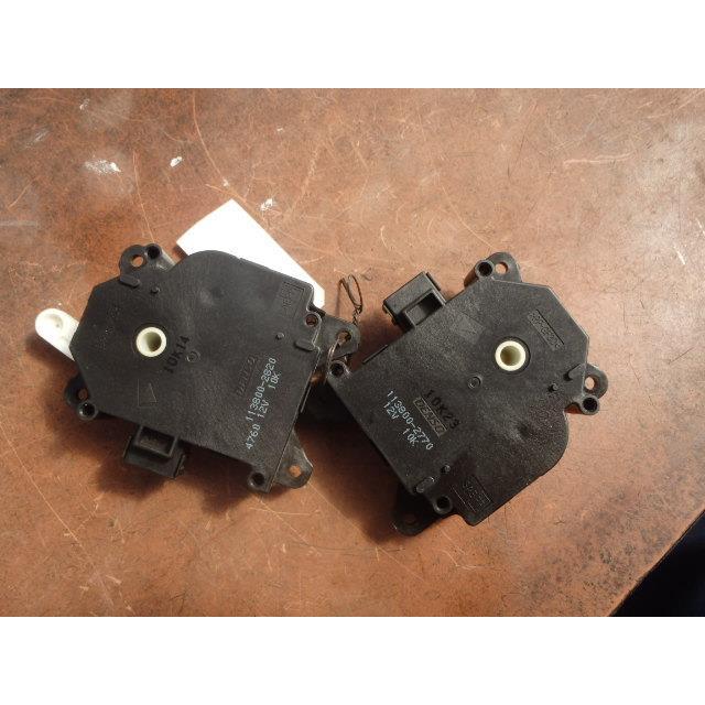 ムーヴ DBA-L175S その他 電装部品 KF-VE X06 黒 113800-2820 エアコン