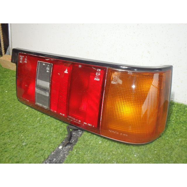 カローラレビン E-AE86 右テールランプ GTV 4A-GEU 12-182 81550
