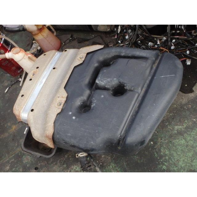 オデッセイrb1 燃料タンクガード オデッセイ ABA-RB1 フューエルタンク ABSOLT K24A-E B92P 黒 17044