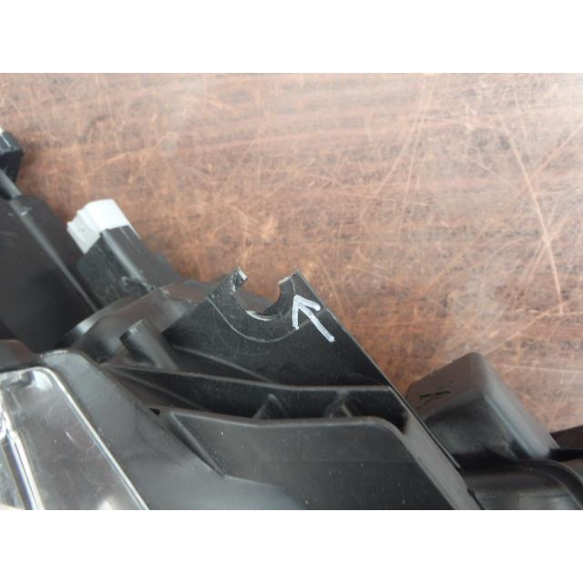 ヴィッツ DAA-NHP130 ヘッドライト右 RH HYBF 1NZ-FXE 52-303 81105 