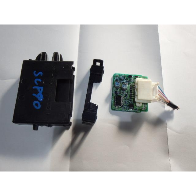 ヴィッツ DBA-SCP90 A/Cコンピューター 1300 F 2SZ-FE 177600