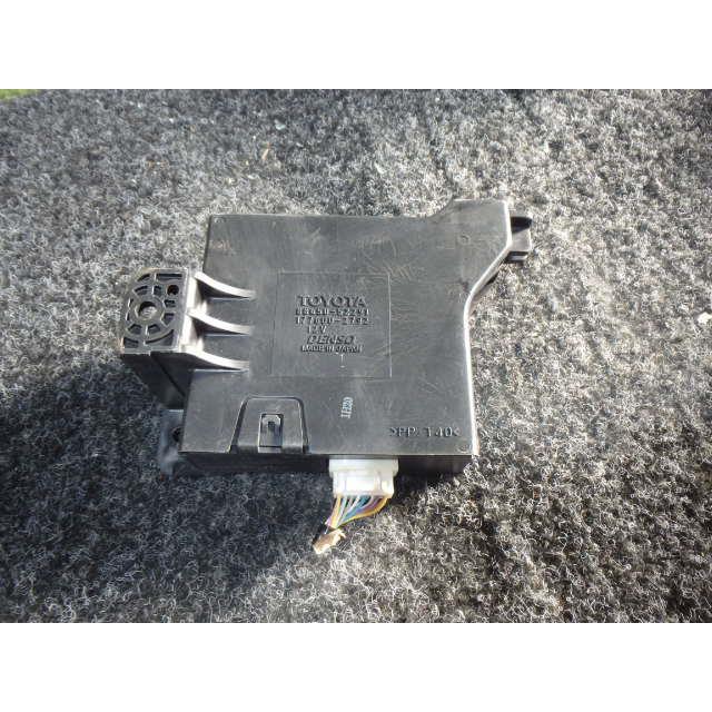 ヴィッツ DBA-SCP90 ドアロックリレー 1300 F 2SZ-FE 626641-000