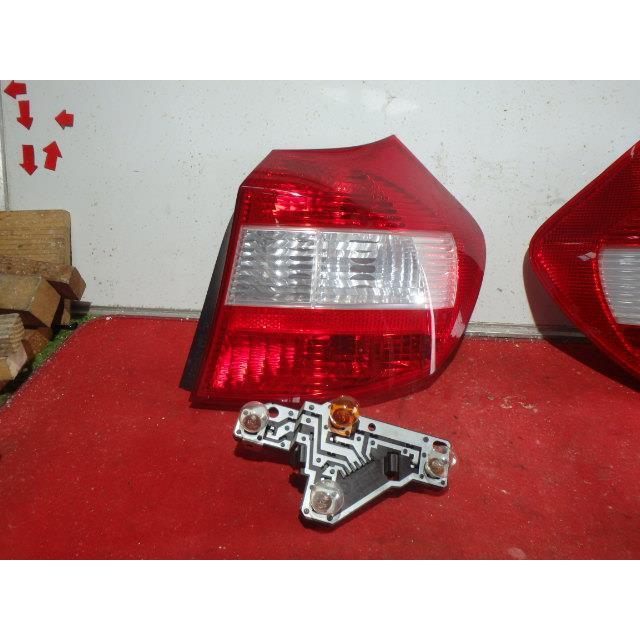 BMW 1シリーズ GH-UF16 右テールランプ 116I N45B16A S 224 502 10 2 