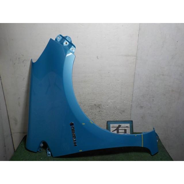 トヨタ アクア NHP10 フロントフェンダー 右 アクア DAA-NHP10 右 フロント フェンダー パネル 8V7 53811-52310