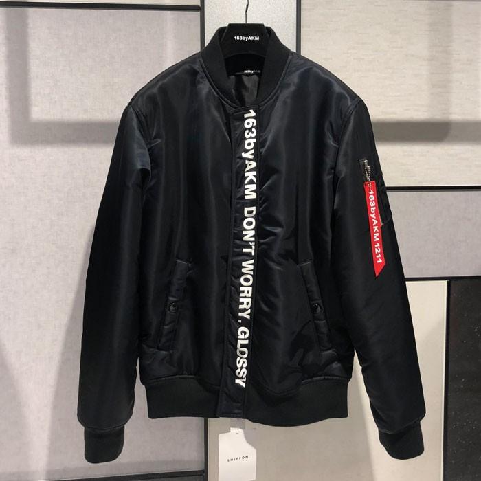 163byAKM(イチロクサンバイエイケイエム) ロゴプリントMA-1