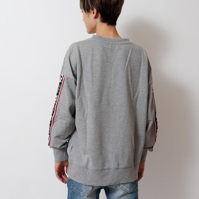 FILA フィラ ロゴテープトレーナー スウェット クルーネック メンズ 長袖 スポーティー ストリート カジュアル ドロップショルダー | FILA | 09