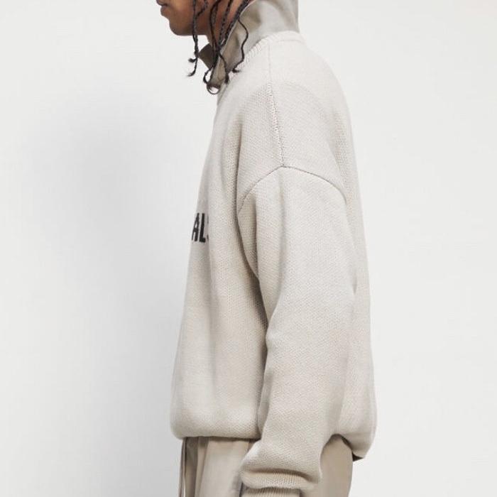FOG ESSENTIALS(エッセンシャルズ)FRONT LOGO CREW KNIT ニット FOG ESSENTIALS(エッセンシャルズ)FRONT LOGO CREW KNIT ニット