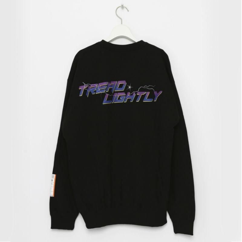 レジェンダ TREAD LIGHTLY ルーズシルエットスウェットトレーナー オーバーサイズ シルエット ストリート カジュアル レジェンダ LEGENDA TREAD LIGHTLY ルーズシルエットスウェット