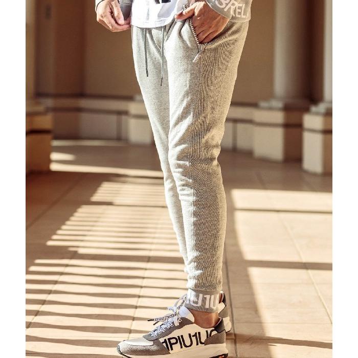 1PIU1UGUALE3 RELAX ウノピゥウノウグァーレトレ リブロゴジョガー