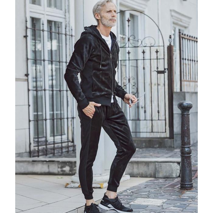 1PIU1UGUALE3 RELAX ウノピゥウノウグァーレトレ エンボスロゴベロア