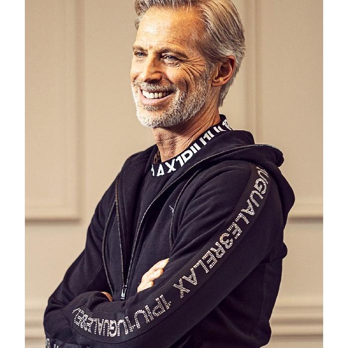 1piu1uguale3 　RELAX ロゴラインストーン パーカー　Lサイズ 1PIU1UGUALE3 RELAX - ラインストーンサークルロゴスウェットパーカー