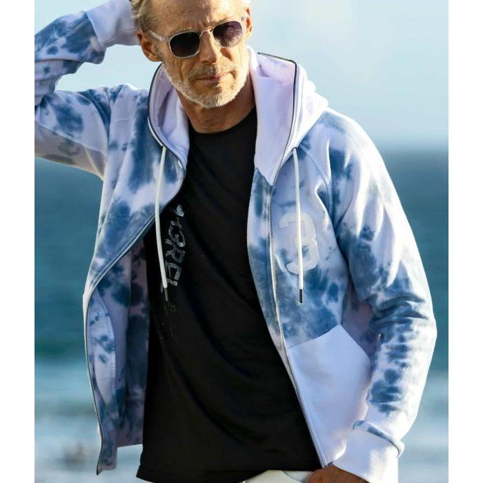 1PIU1UGUALE3 RELAX ウノピゥウノウグァーレトレ リラックス 3ロゴ