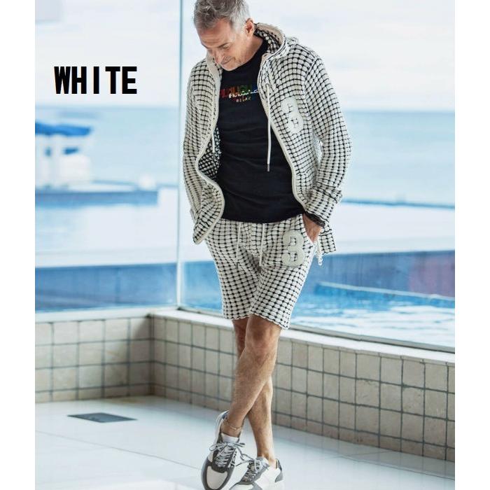 1PIU1UGUALE3 RELAX ウノ ピュ ウノ ウグァーレ トレ リラックス 3ロゴ