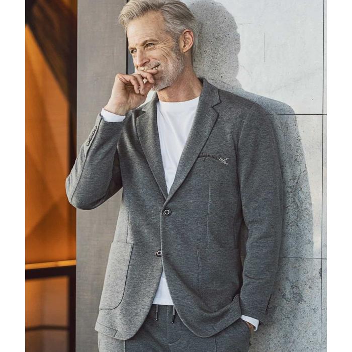 新品タグ付き1PIU1UGUALE3ジャケットパンツセット 1PIU1UGUALE3 RELAX ウノピゥウノウグァーレトレ ロゴジャケット