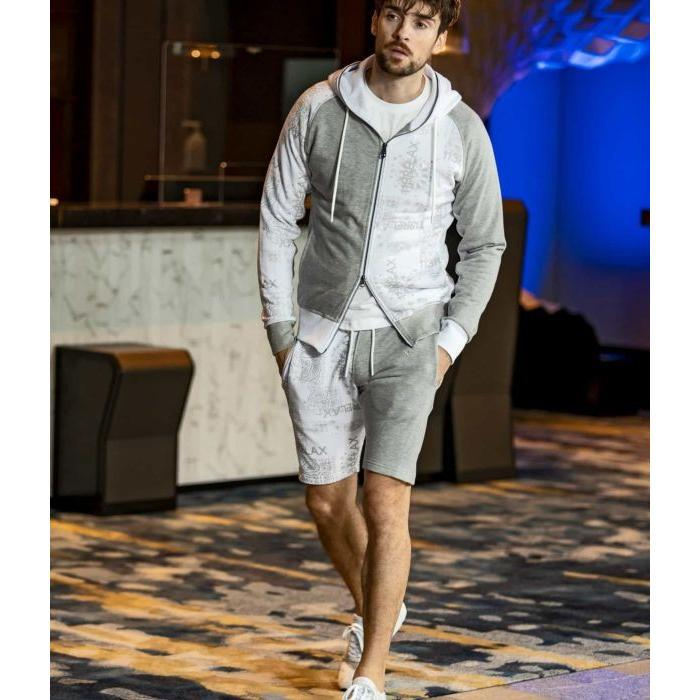 1PIU1UGUALE3 RELAX ウノ ピュ ウグァーレ トレ リラックス